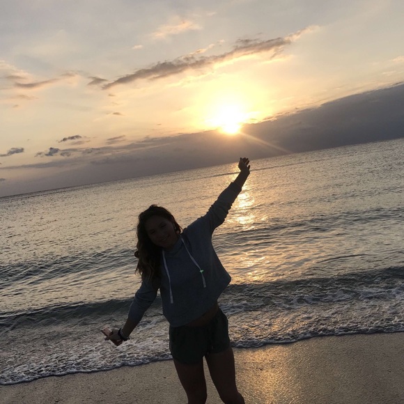 Meet your Posher, Hannah - Picture 1 of 1